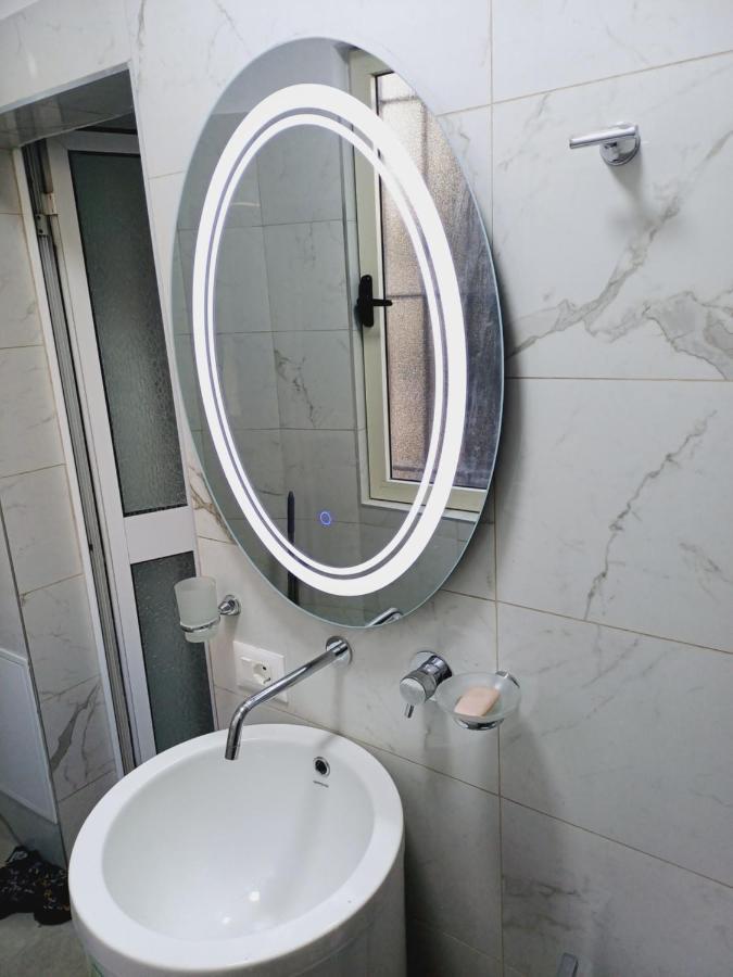 Regis Apartment Tirana Exteriör bild