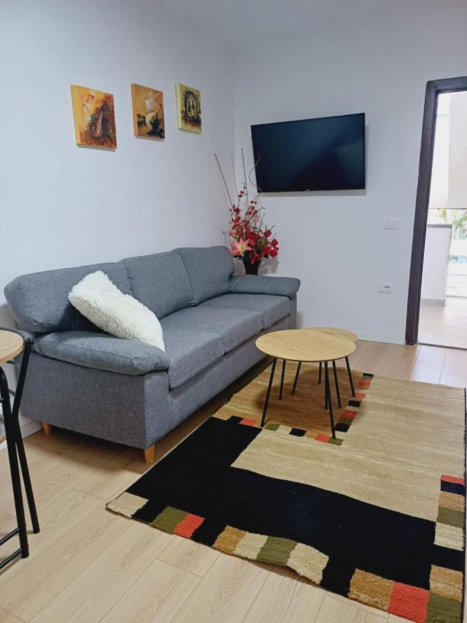 Regis Apartment Tirana Exteriör bild