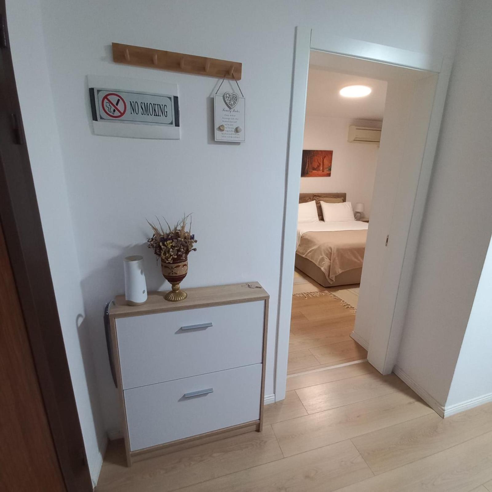 Regis Apartment Tirana Exteriör bild